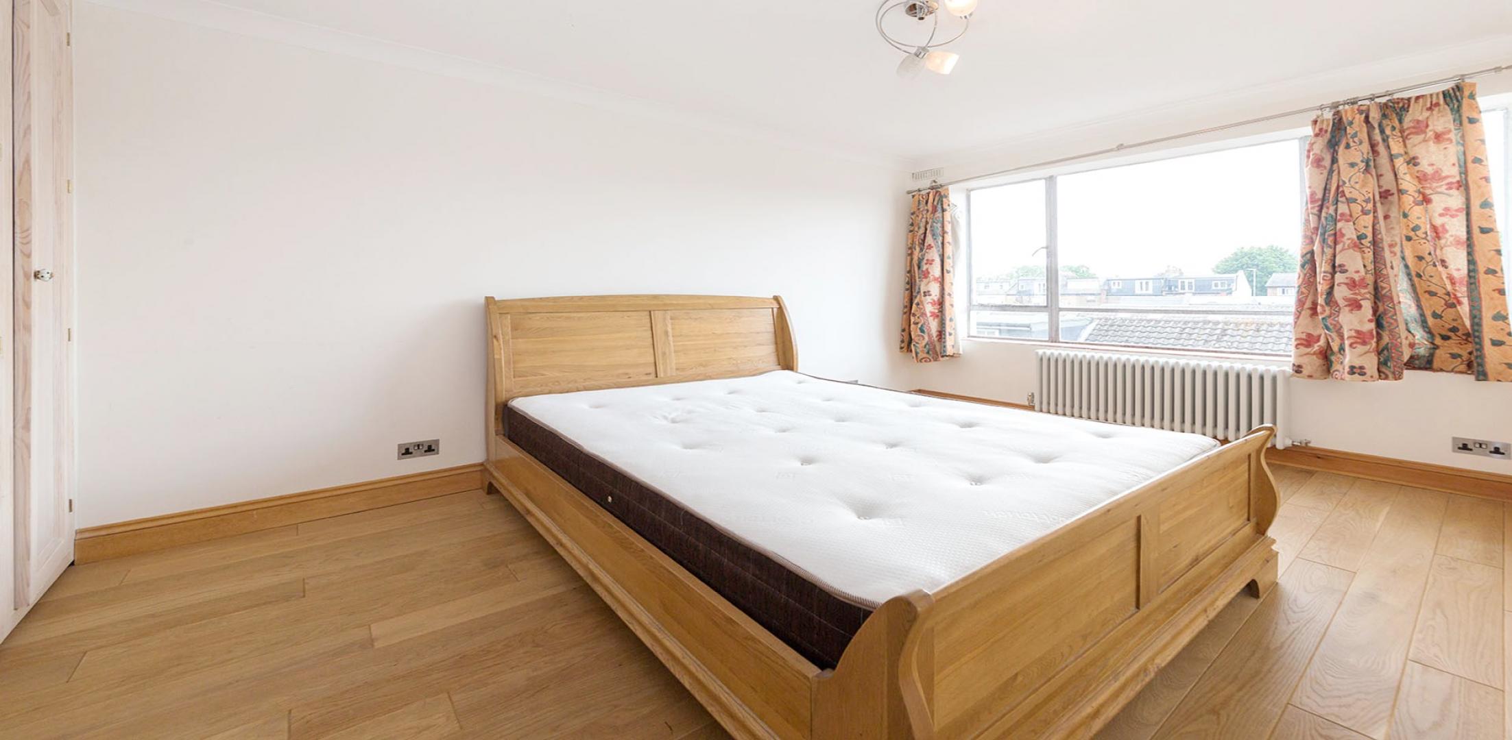 			4 Bedroom, 1 bath, 1 reception Apartment			 Fairfax Rd, SOUTH HAMPSTEAD / SWISS COTTAGE
